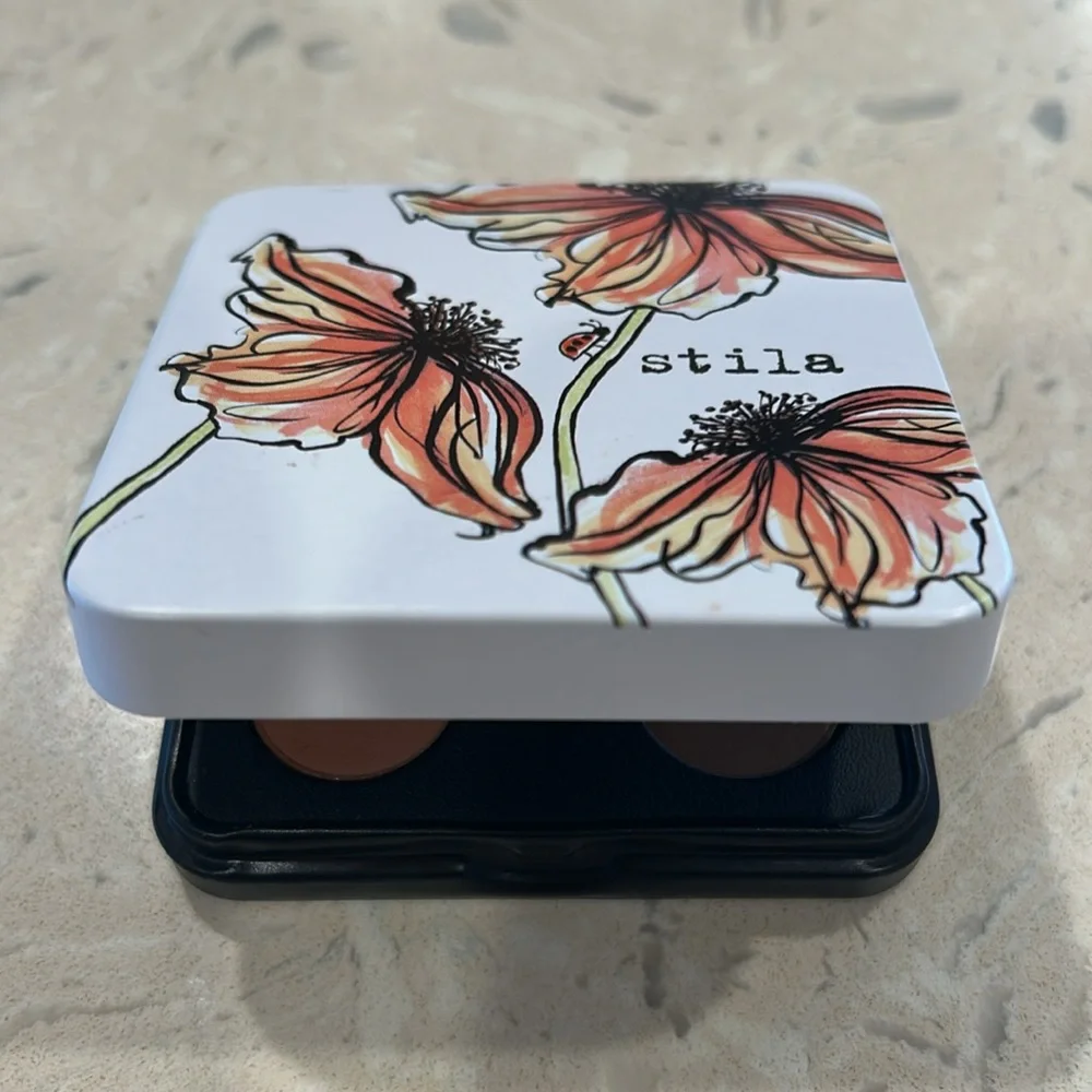 Stila Pocket Play Shadow Palette